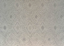 Laden Sie das Bild in den Galerie-Viewer, Relief Geo stone